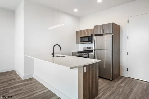 55 Washington St #4C Unit 4C