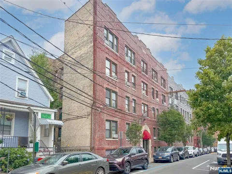 523-25 34th Street D1