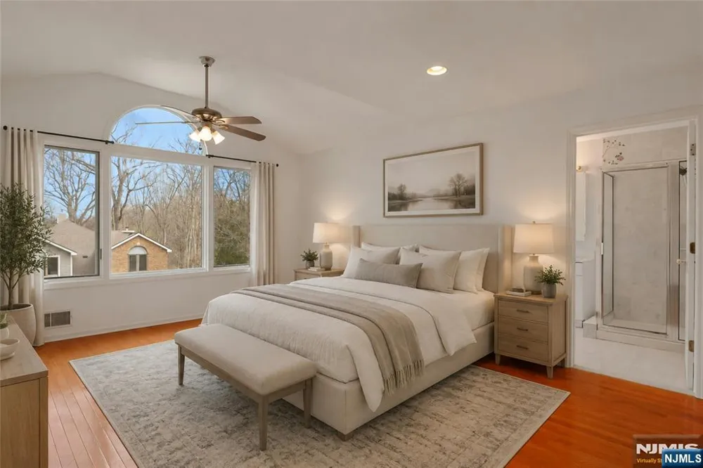 20 Lakeview Drive Old Tappan, NJ 07675