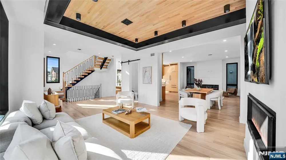 500 2nd B Palisades Park, NJ 07650