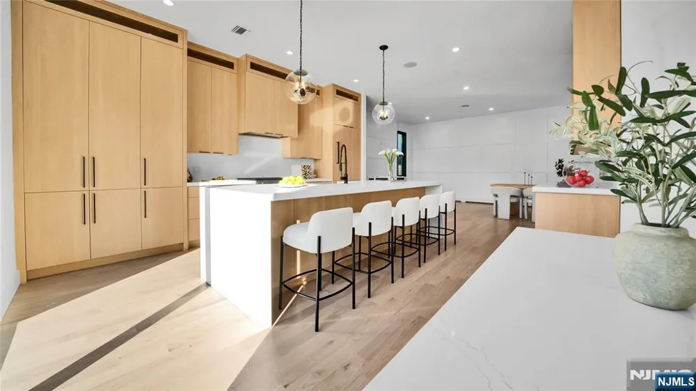 500 2nd B Palisades Park, NJ 07650
