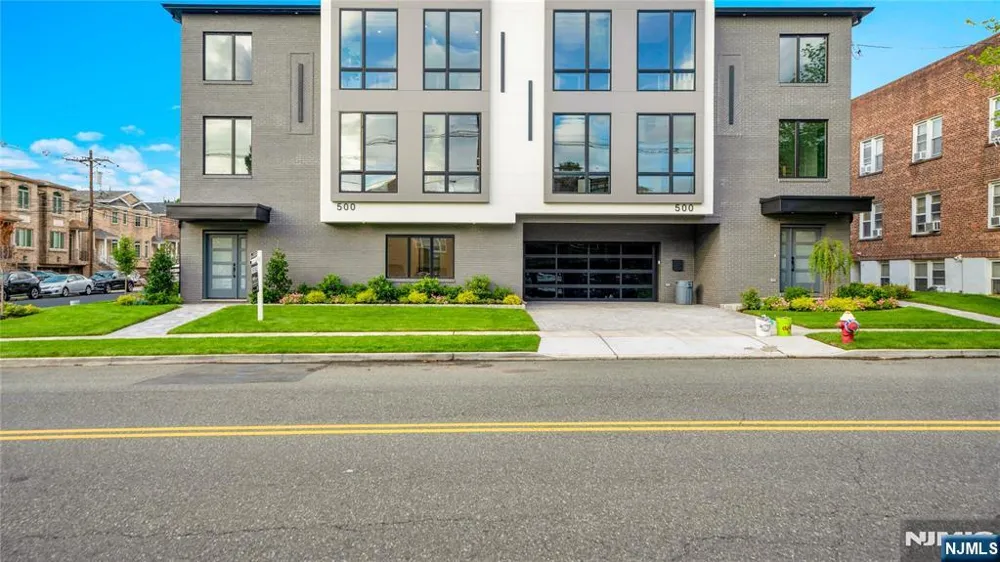 500 2nd B Palisades Park, NJ 07650