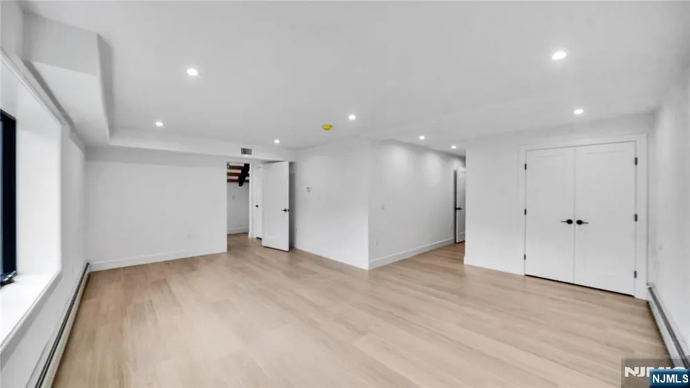 500 2nd B Palisades Park, NJ 07650
