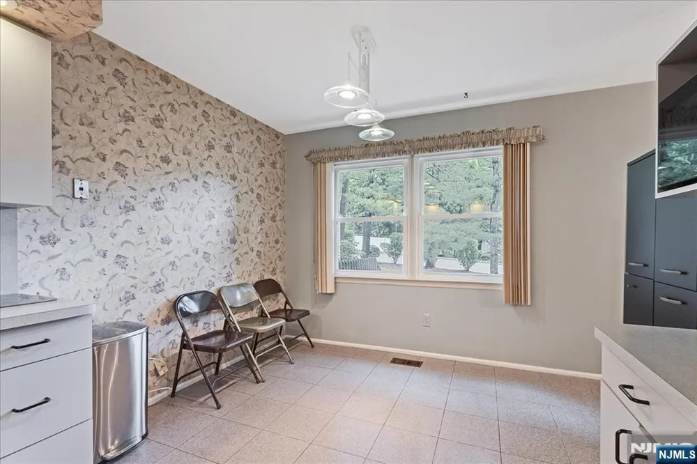 108 Saratoga Square Wayne, NJ 07470
