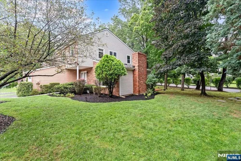 108 Saratoga Square Wayne, NJ 07470