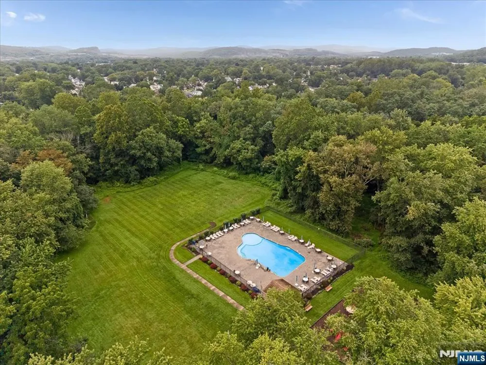 108 Saratoga Square Wayne, NJ 07470