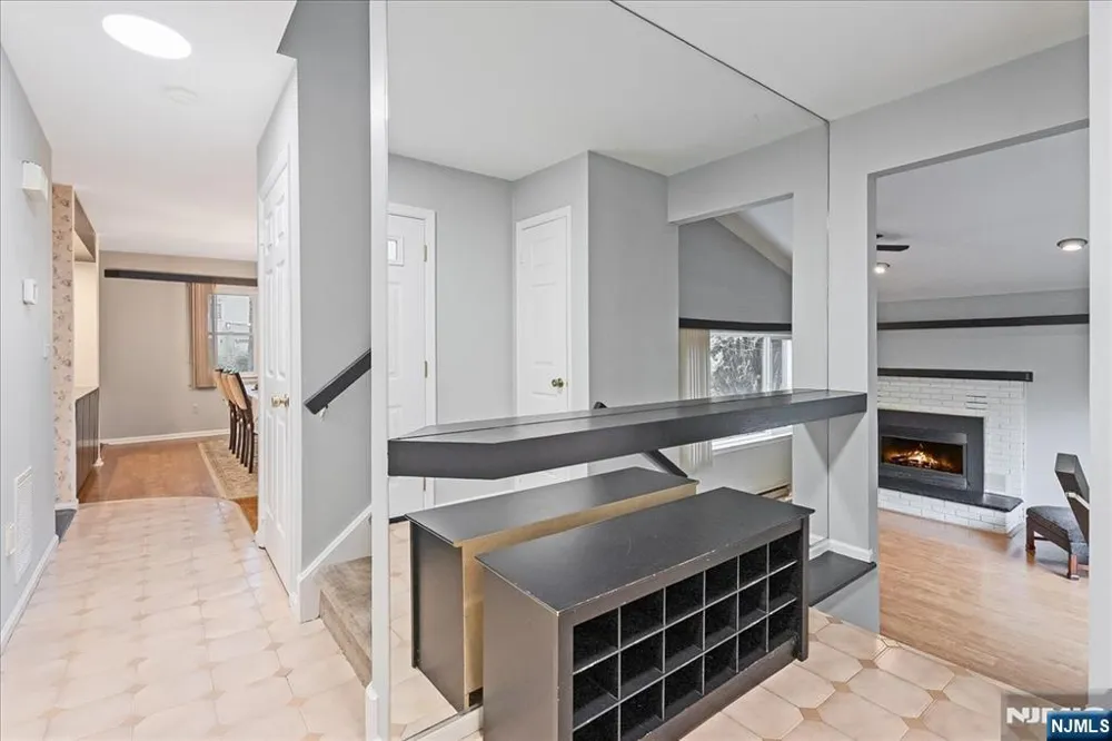 108 Saratoga Square Wayne, NJ 07470