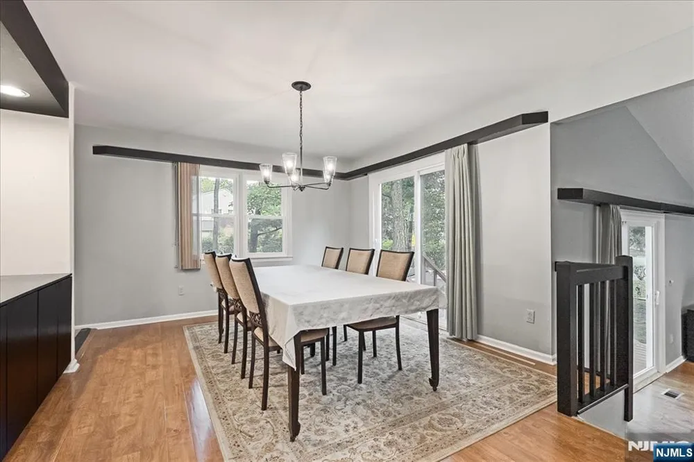 108 Saratoga Square Wayne, NJ 07470