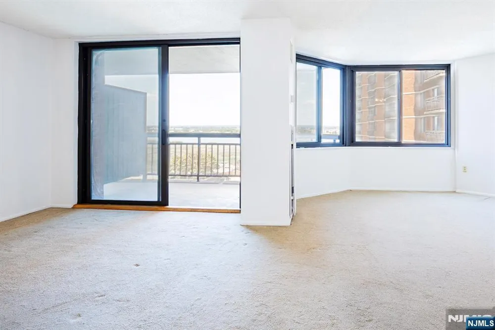 418 Harmon Cove Tower Secaucus, NJ 07094