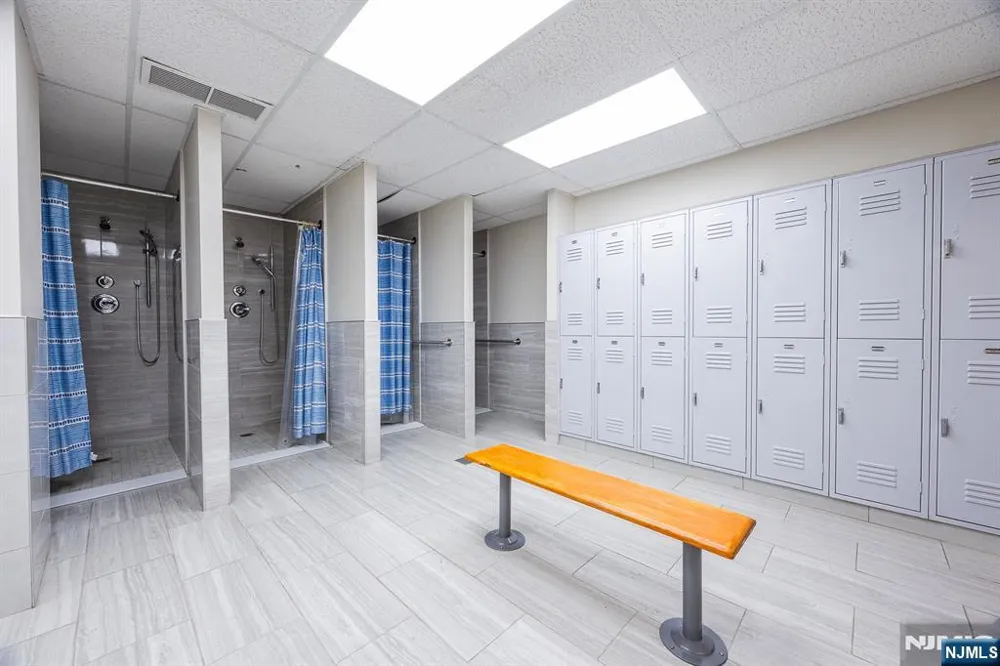 418 Harmon Cove Tower Secaucus, NJ 07094