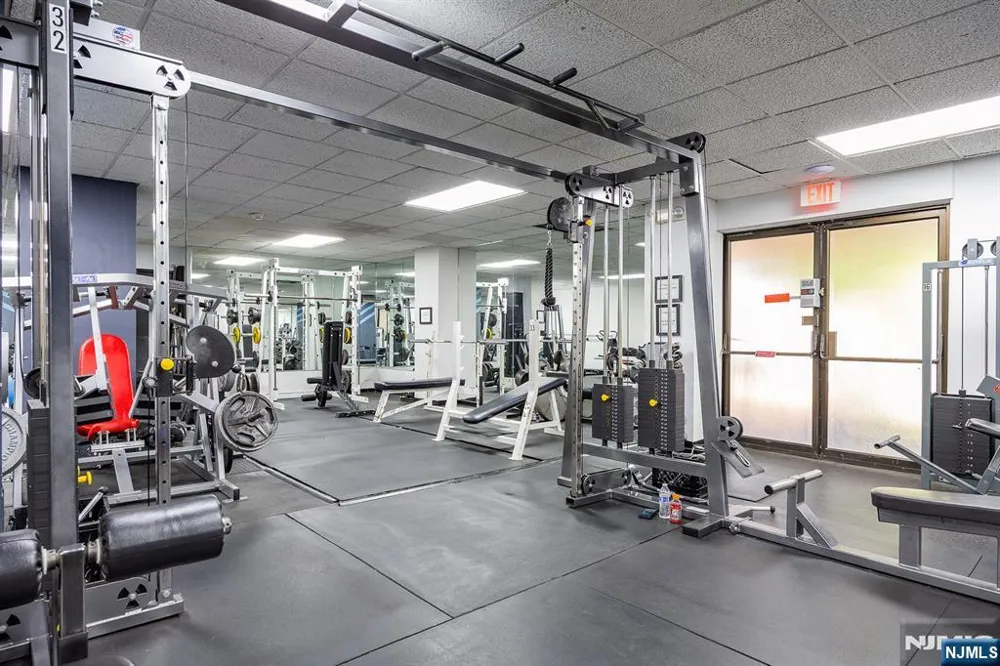 418 Harmon Cove Tower Secaucus, NJ 07094