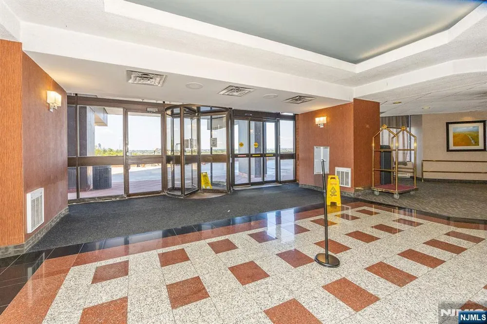 418 Harmon Cove Tower Secaucus, NJ 07094