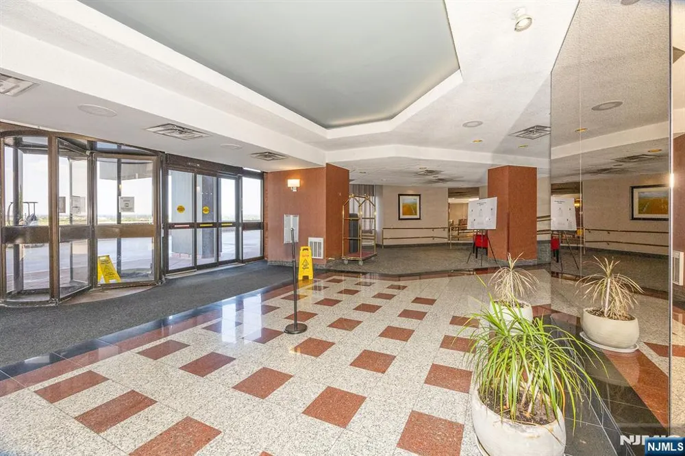 418 Harmon Cove Tower Secaucus, NJ 07094