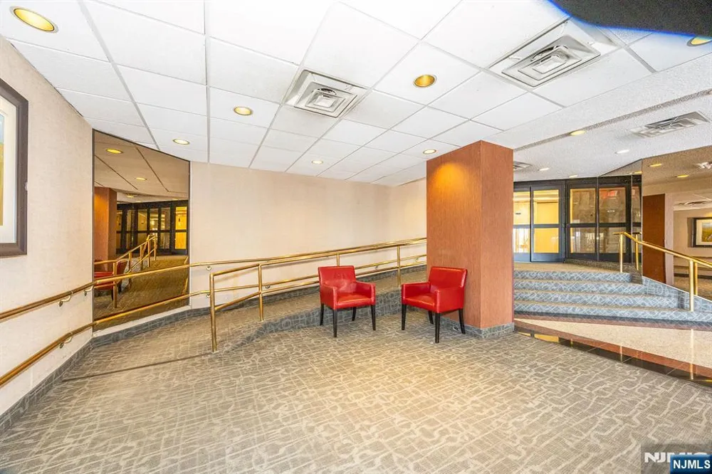 418 Harmon Cove Tower Secaucus, NJ 07094