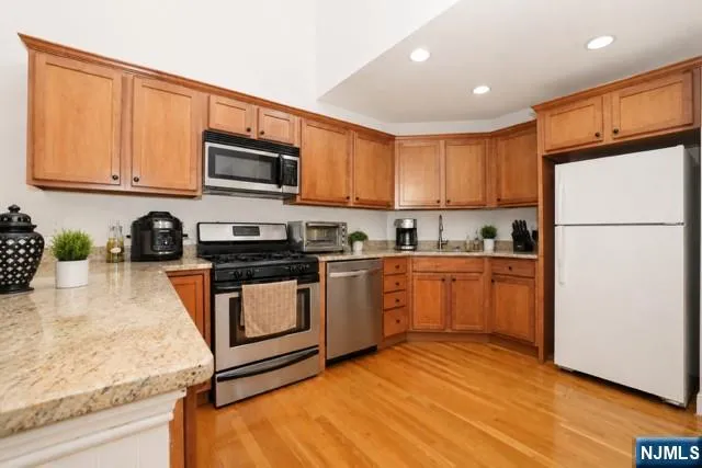 20 Mountain Avenue 4 Paterson, NJ 07501