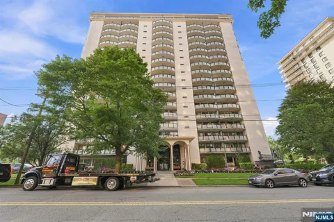 125 Prospect Avenue 18D