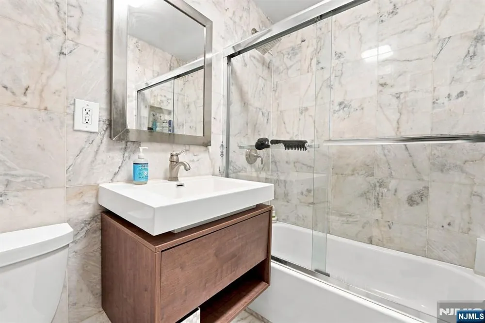 125 Prospect Avenue 18D Hackensack, NJ 07601