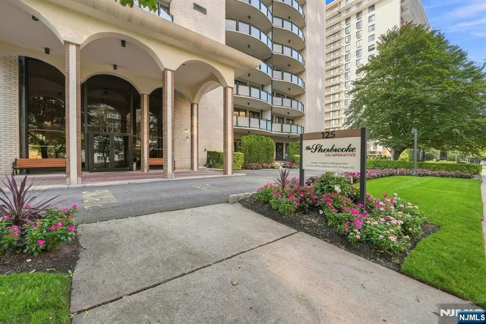 125 Prospect Avenue 18D Hackensack, NJ 07601