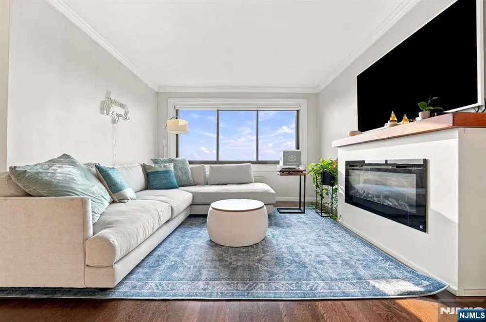125 Prospect Avenue 18D Hackensack, NJ 07601