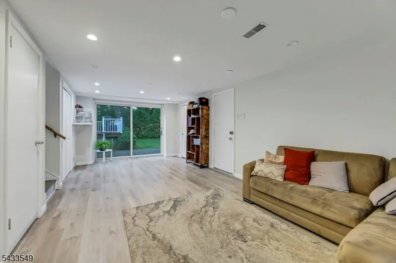 45 Kershner Pl Fair Lawn, NJ 07410