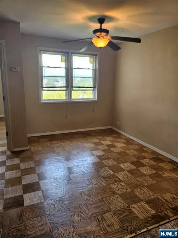 39 E 39th 8G Paterson, NJ 07514