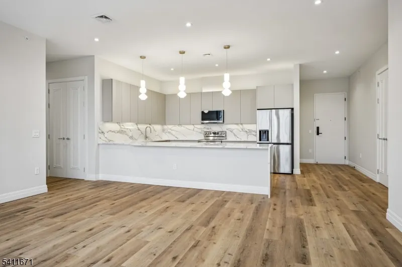 1722 Springfield Ave #302 Unit 302 Maplewood, NJ 07040