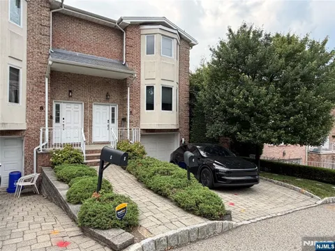 6 Kathleen Court