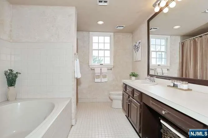 101 Quartz Lane Paterson, NJ 07501