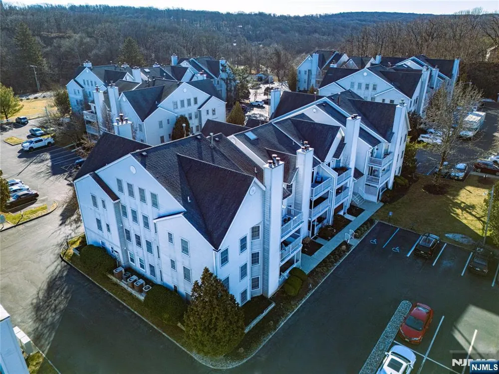 101 Quartz Lane Paterson, NJ 07501