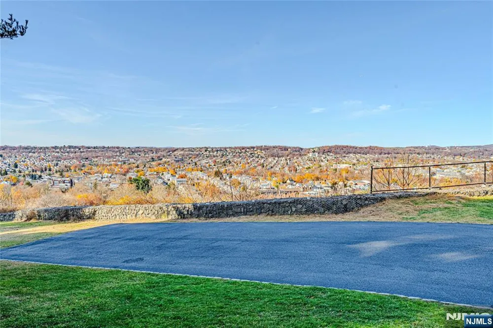 101 Quartz Lane Paterson, NJ 07501