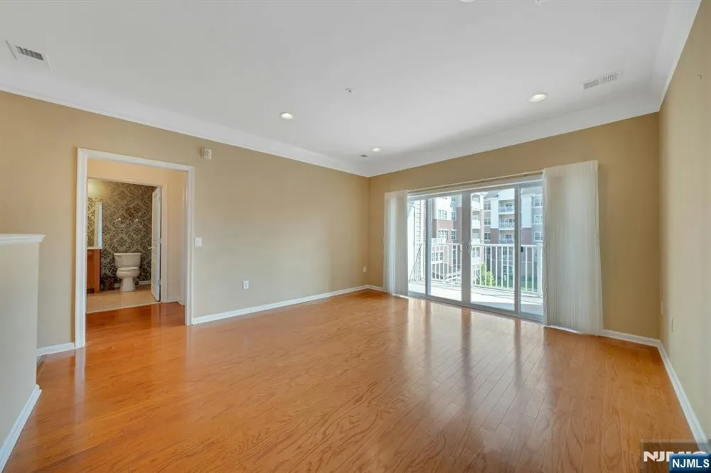 2202 Warrens Way Wanaque, NJ 07465