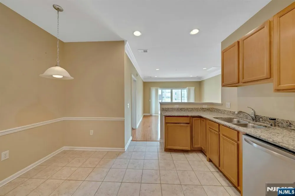2202 Warrens Way Wanaque, NJ 07465