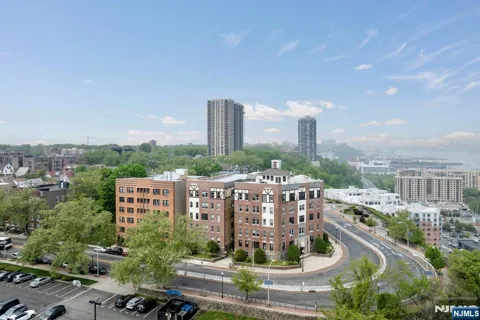 7435 Boulevard 309