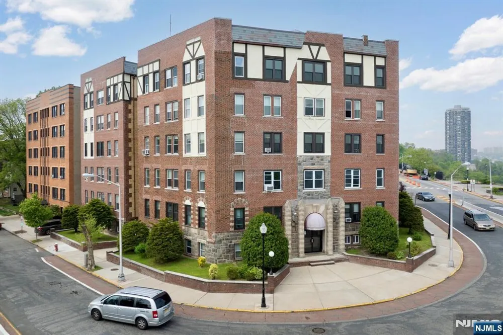 7435 Boulevard 309 North Bergen, NJ 07047