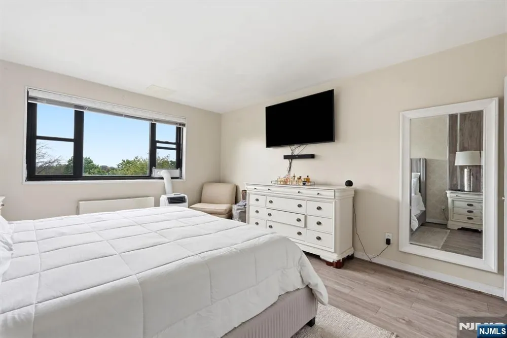 25 Grand Avenue 6E Hackensack, NJ 07601