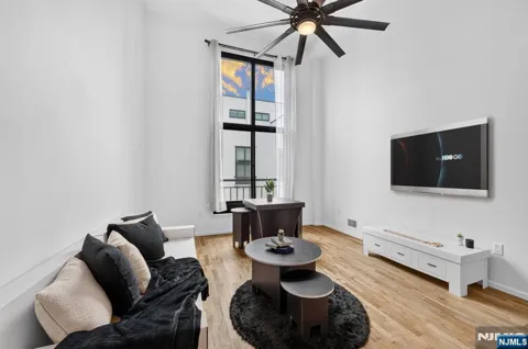 518 Gregory Avenue A-425