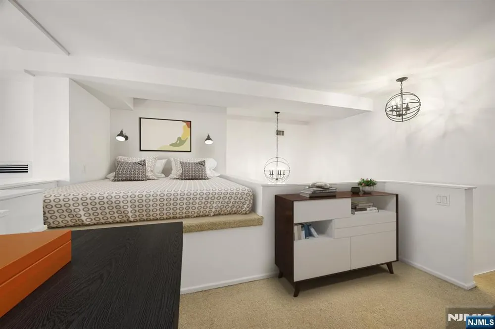 518 Gregory Avenue A-425 Weehawken, NJ 07086