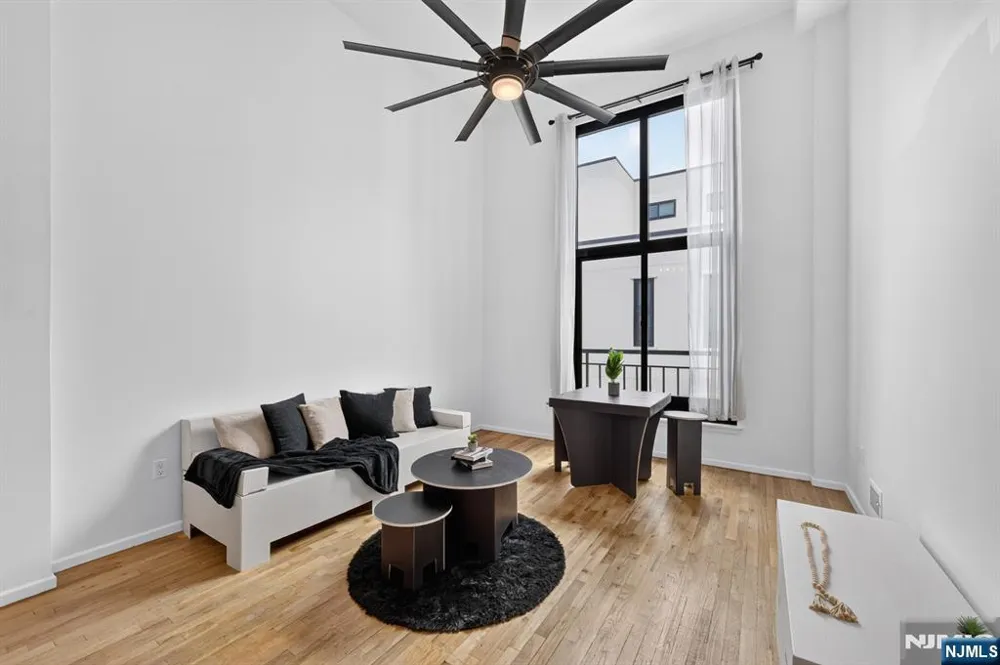 518 Gregory Avenue A-425 Weehawken, NJ 07086