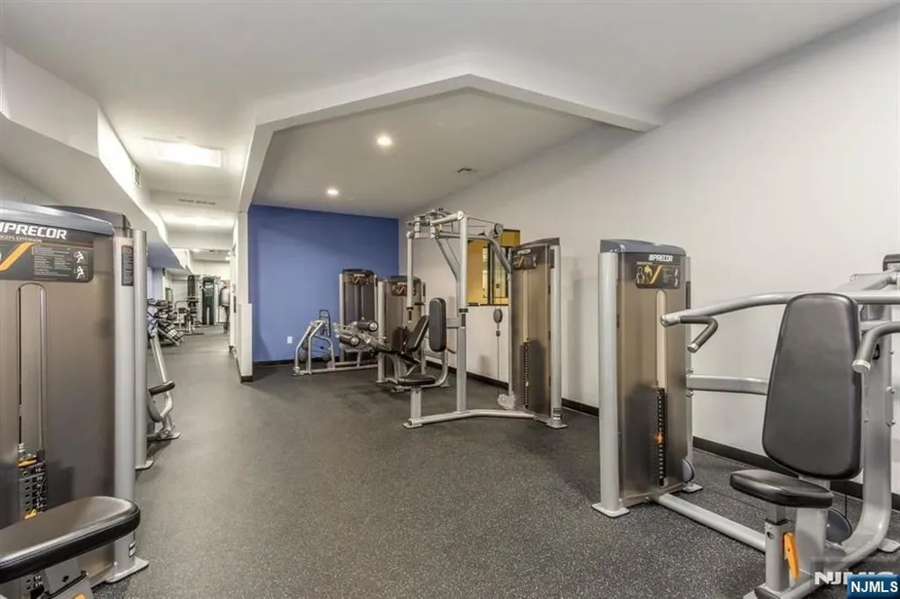 518 Gregory Avenue A-425 Weehawken, NJ 07086