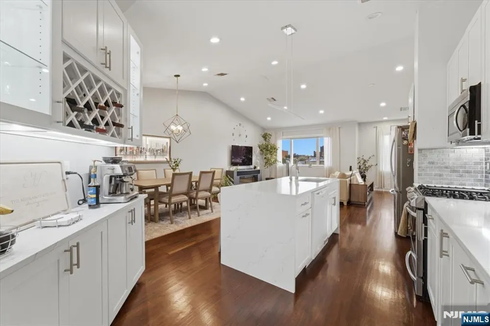 620 38th Street 205 Union City, NJ 07087