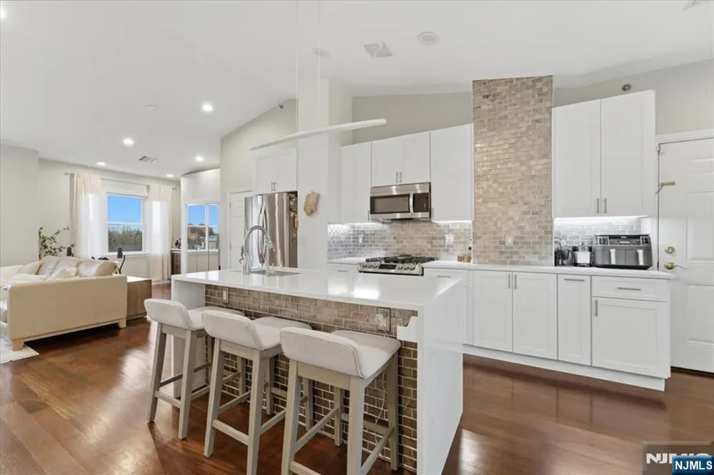 620 38th Street 205 Union City, NJ 07087