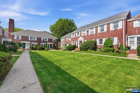 283 Elmwood Avenue A
