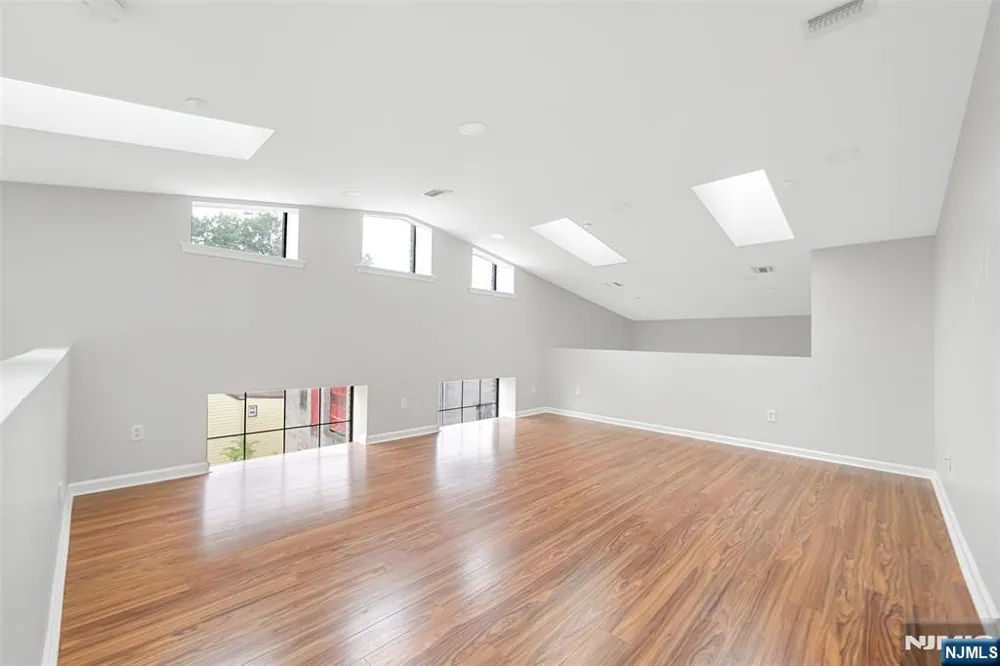 105 -111 Marion Street 18 Paterson, NJ 07522