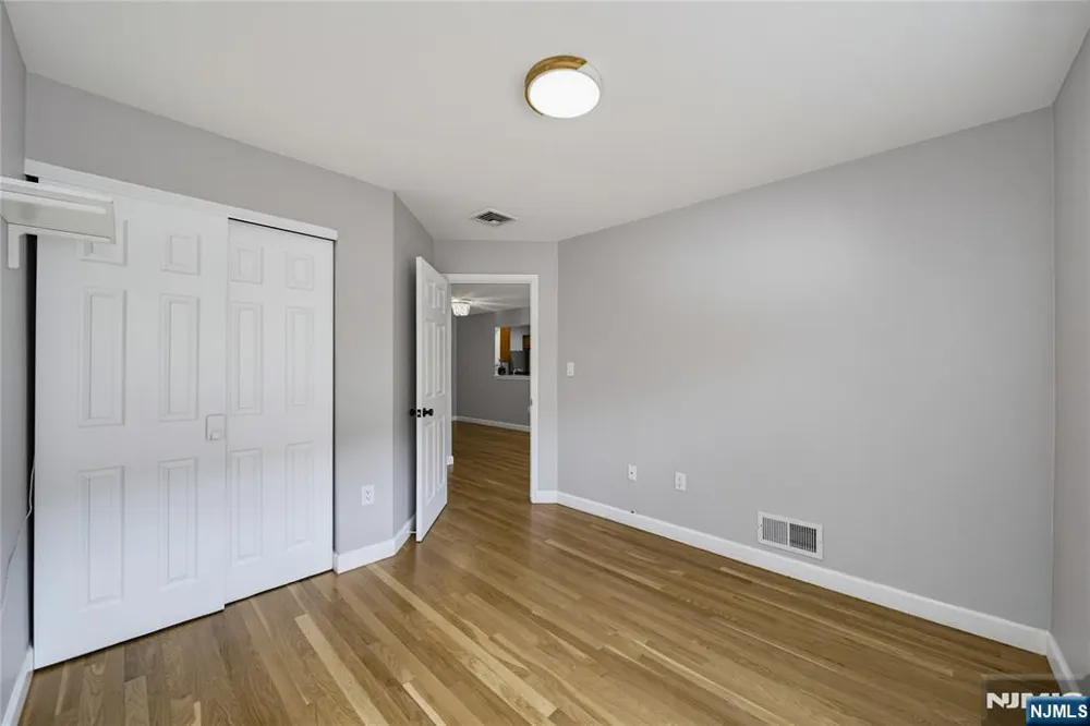 400 Crown Court 581 Edgewater, NJ 07020