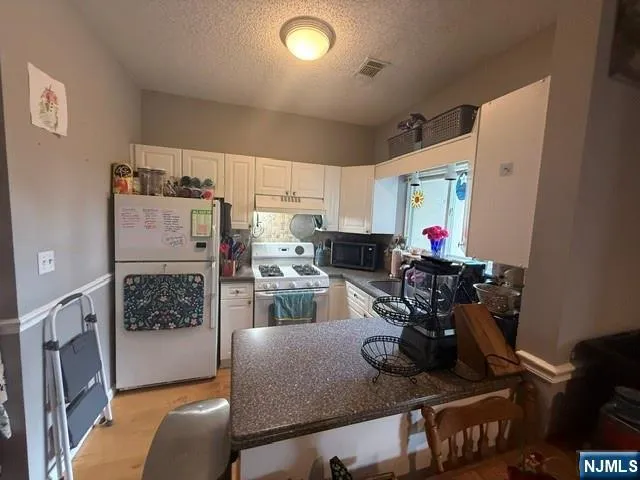 312 Brittany Drive Wayne, NJ 07470