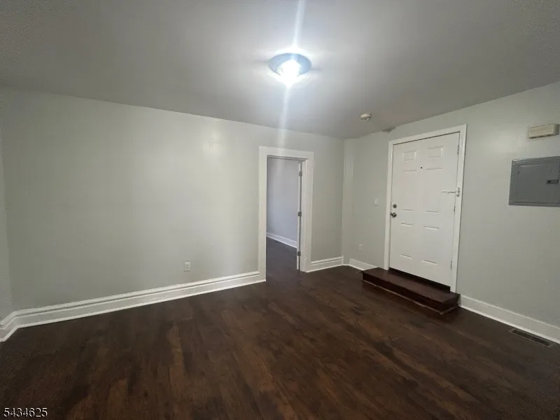 150 Stuyvesant Ave #1R Unit 1R Newark City, NJ 07106