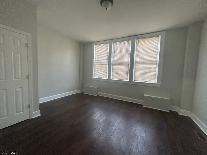 150 Stuyvesant Ave #1R Unit 1R Newark City, NJ 07106