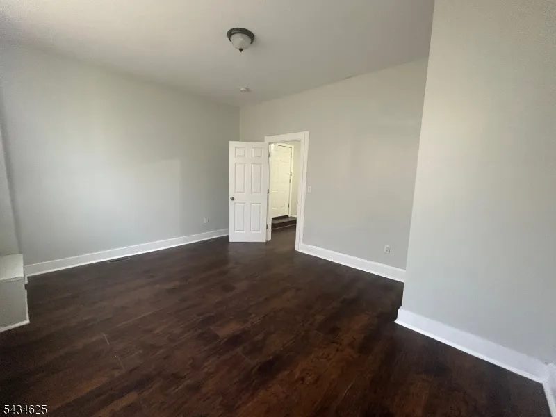 150 Stuyvesant Ave #1R Unit 1R Newark City, NJ 07106