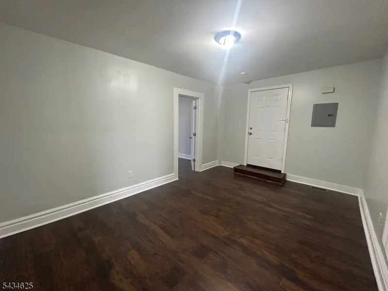 150 Stuyvesant Ave #1R Unit 1R Newark City, NJ 07106