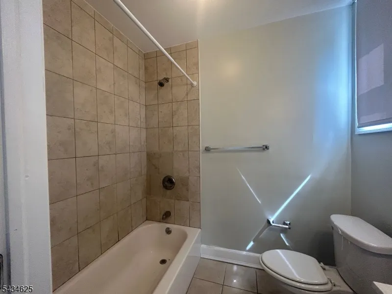 150 Stuyvesant Ave #1R Unit 1R Newark City, NJ 07106